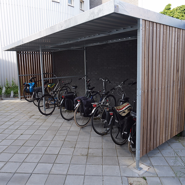 Fietsparkeervoorzieningen en afvalbakken voor Sint-Maartenscollege